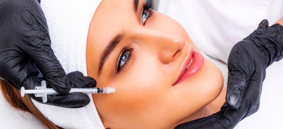 تاثیر تزریق ژل گونه بر فرم طبیعی صورت کشیده