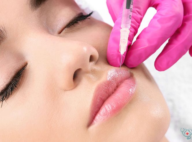 نحوه صحیح خوابیدن بعد از تزریق ژل لب برای کاهش ورم و تثبیت نتیجه طبیعی
